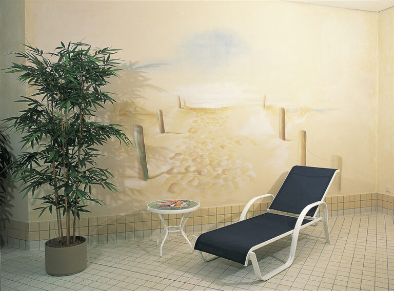 Pastellartige, sich sehr zurück nehmende Wandmalerei im Dorint-Hotel in Binz